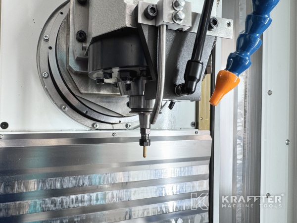Industriemaschinen zum Fräsen CNC Bearbeitungszentrum WILLEMIN MACODEL 508 MT 90188
