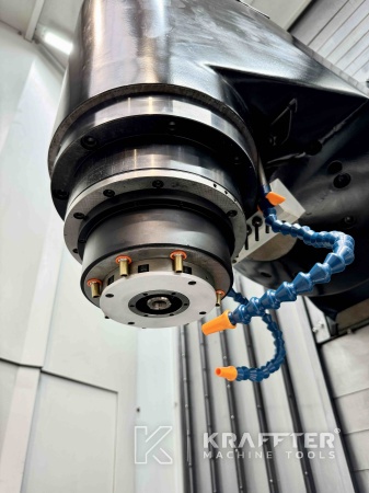 Präzisionsbearbeitung mit gebrauchten CNC Bearbeitungszentrum EUMACH UMC1000 90122