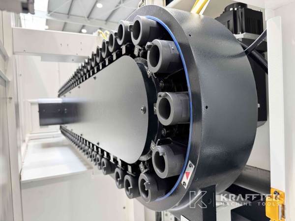 Feinmechanik CNC Bearbeitungszentrum MAZAK Variaxis C-600 90161 Gebrauchte Werkzeugmaschinen