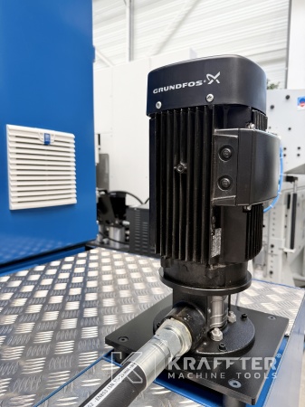 Verkauf von CNC-Schärfmaschine WALTER Helitronic Power Regrinder 90159 Gebrauchte Werkzeugmaschinen
