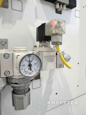 Gebrauchte Werkzeugmaschine zu verkaufen - MAZAK Variaxis C-600 90161 Achsen bei KRAFFTER