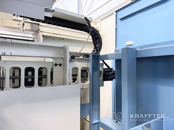 Dreh Fräszentrum zu verkaufen : OKUMA Multus B400 90175 | Gebrauchte Werkzeugmaschinen