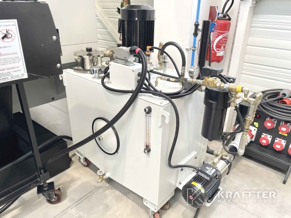 CNC Bearbeitungszentrum gebraucht, EUMACH DVM 2021 90082 Lagerräumung Europa, Deutschland und international