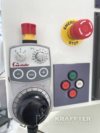 Bedienpult auf CNC Rundschleifmaschine STUDER eco650 90080
