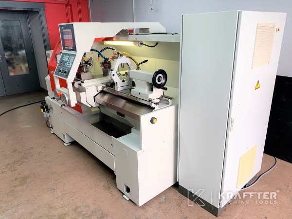 Industriemaschinen zum Drehen CNC Zyklendrehmaschine DMT KERN Status 20689-933 