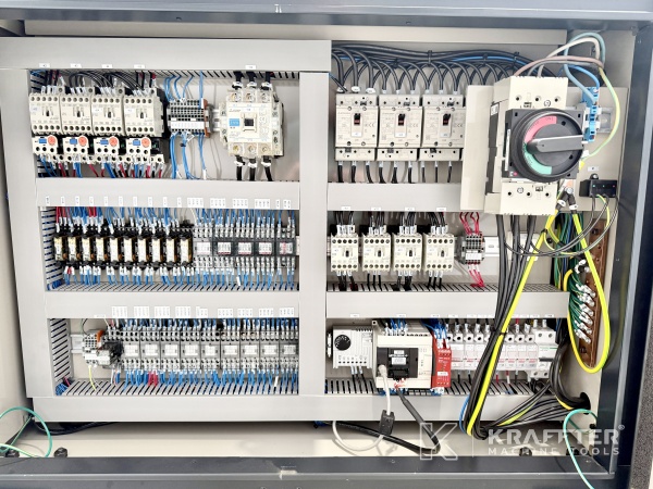 Schaltschrank für Industriemaschine OKAMOTO ACC42 SA-iQ 90152