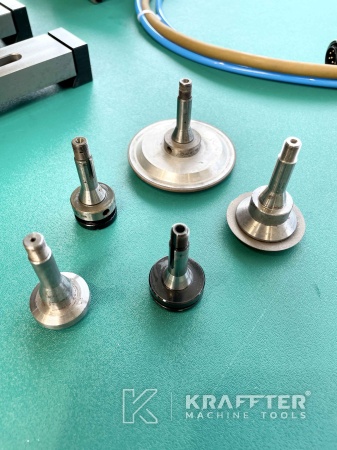 Zubehör, Ausrüstung und Werkzeuge für CNC Drehmaschine SCHAUBLIN 102 TM-CNC 90075